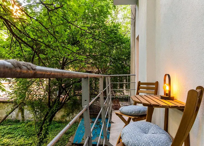 Tova Pearl - Cozy, Modern 2Br Apt, Dt, Ultracentral, Chabad Across Street, 20 Min Walk To Old Town