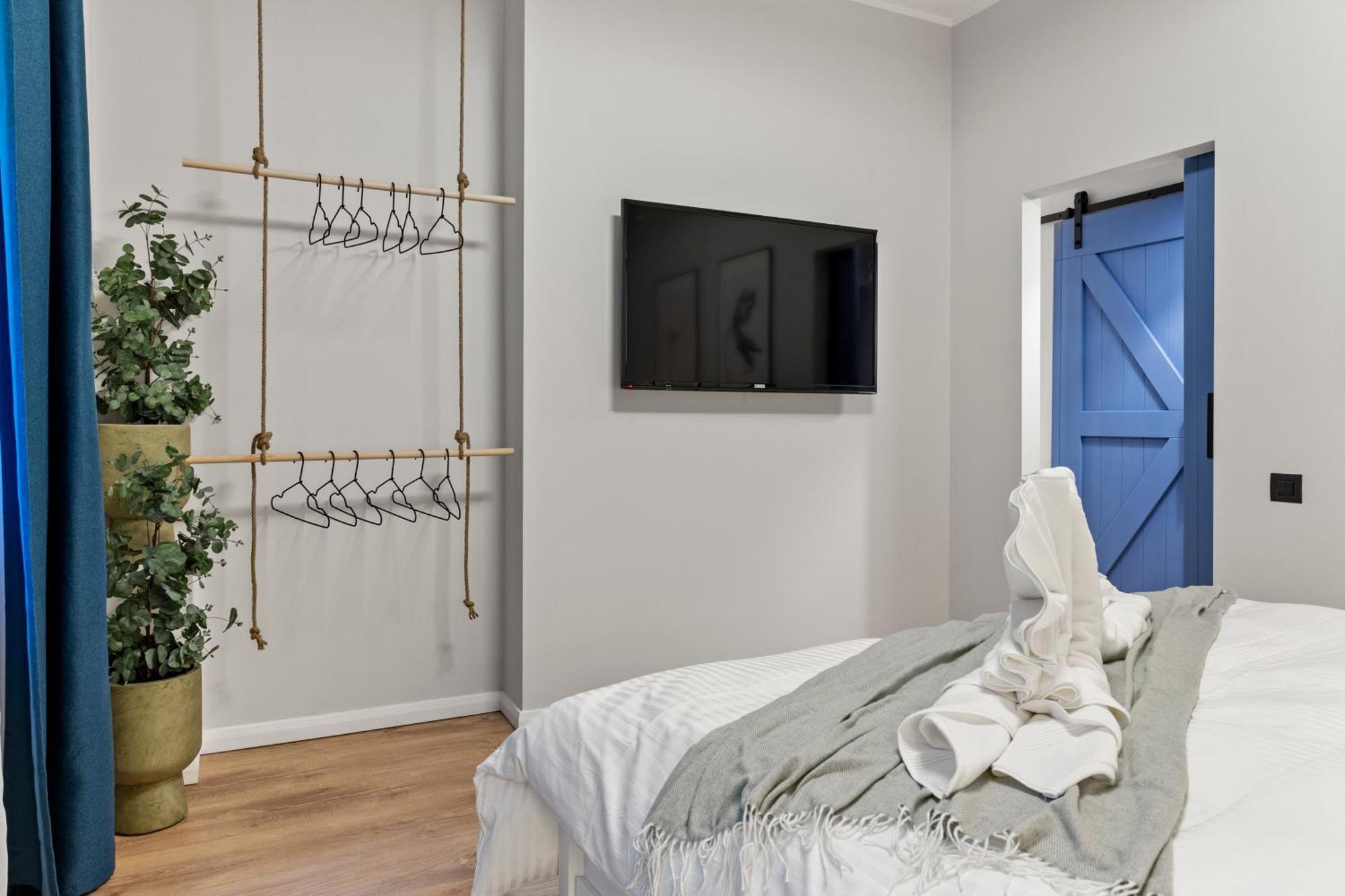 Tova Pearl - Cozy, Modern 2br Apt, Dt, Ultracentral, Chabad Across Street, 20 Min Walk To Old Town Apartamento
